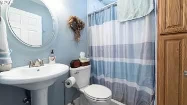 1055 Ransom Ave - Photo 3 of 8