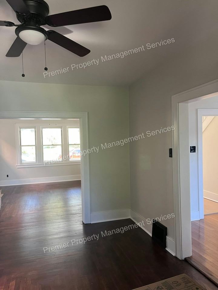343 Locust St - Photo 3 of 34