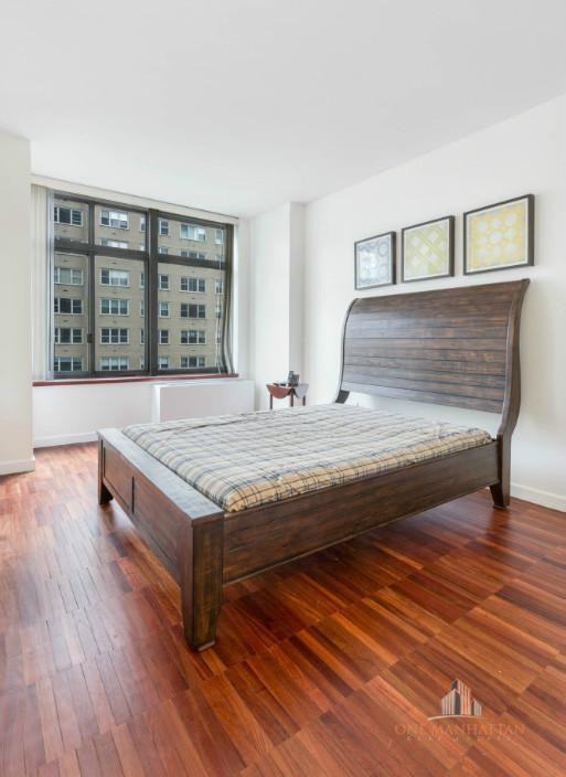 188 East 64th Street - Photo 3 of 7