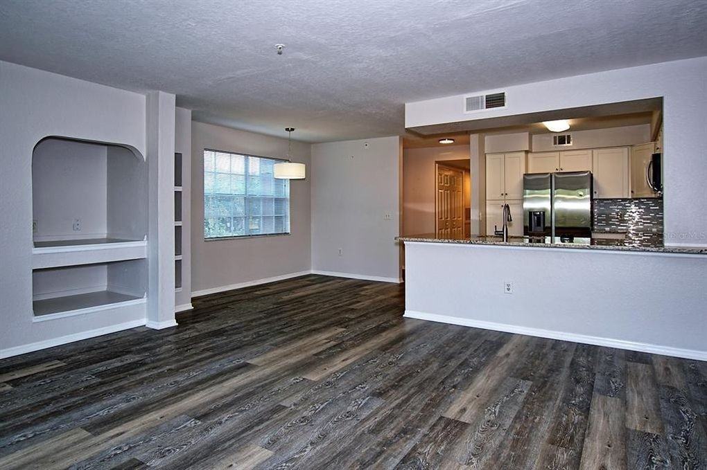 2401 Antigua Cir - Photo 2 of 6