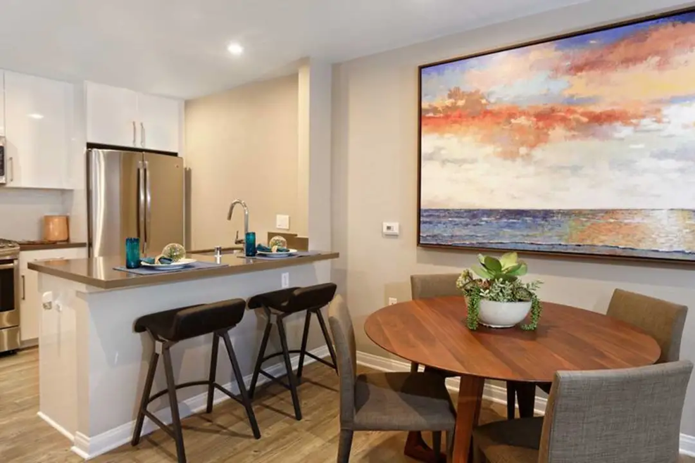 2400 Ne 10th St - Photo 2 of 7