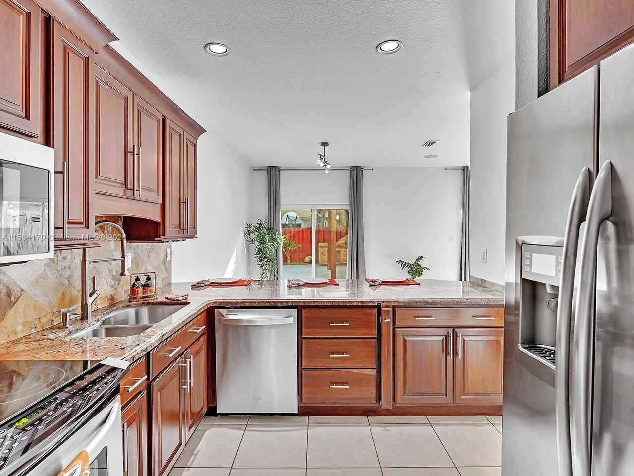 4953 Sw 135th Way - Photo 2 of 8