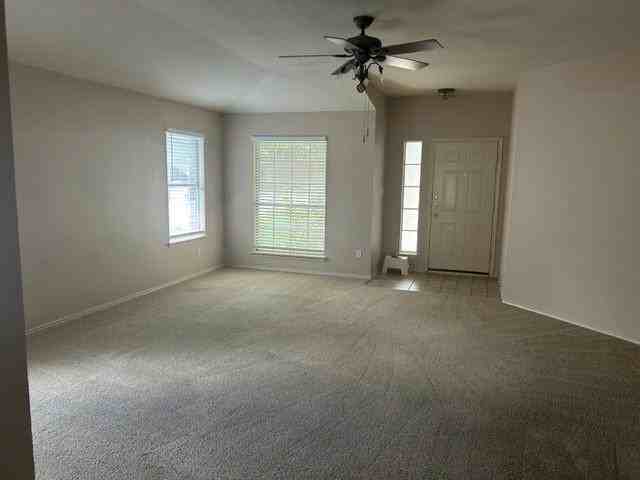 2559 Vernell Way - Photo 2 of 8