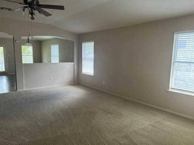 2559 Vernell Way - Photo 3 of 8