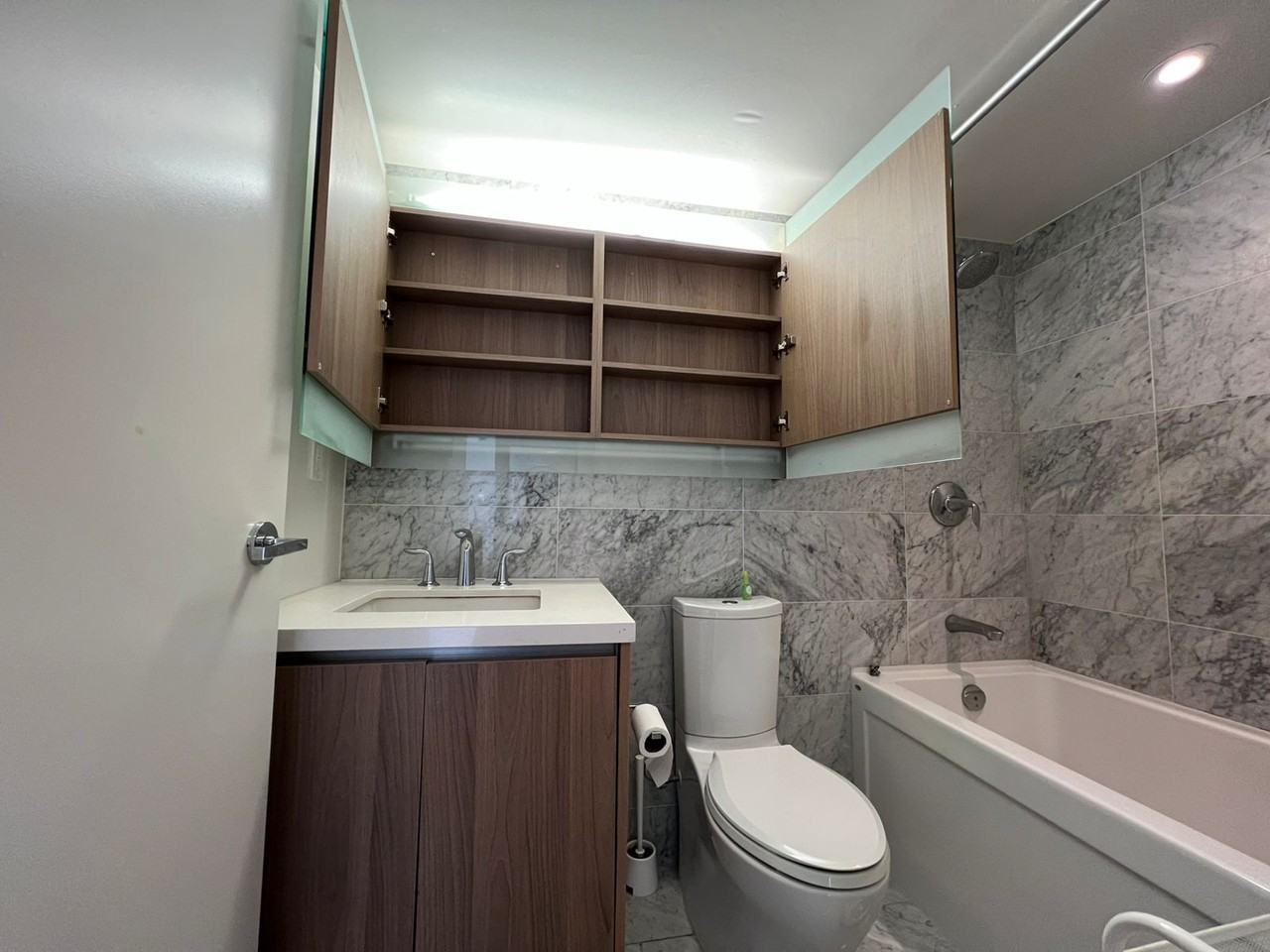 propertyty 13696 100 Ave, Surrey, BC V3T 0L5, CAN - 24 unit Rentals