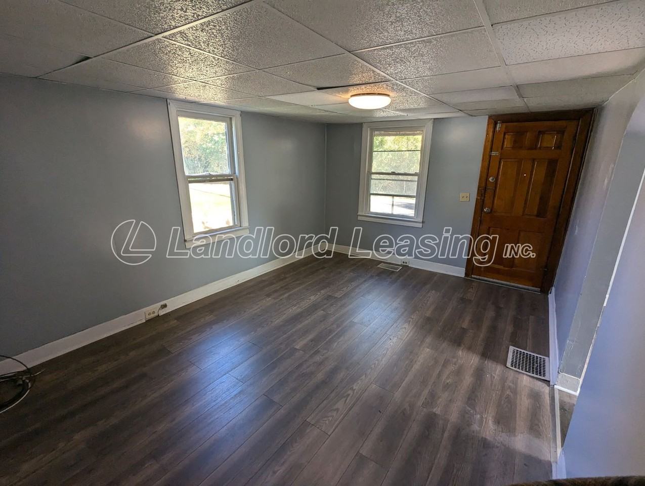 352 Broadway St - Photo 3 of 17