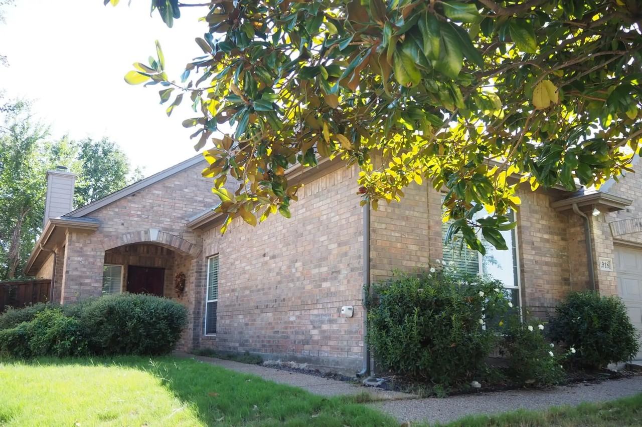 1918 Ainsley Ct - Photo 2 of 26