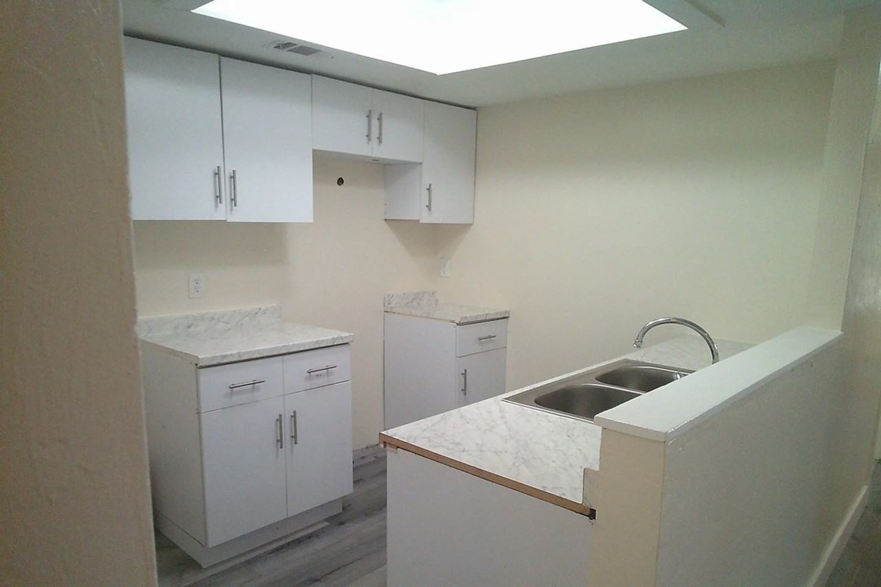 6819 Sw 5th Pl - Photo 2 of 10