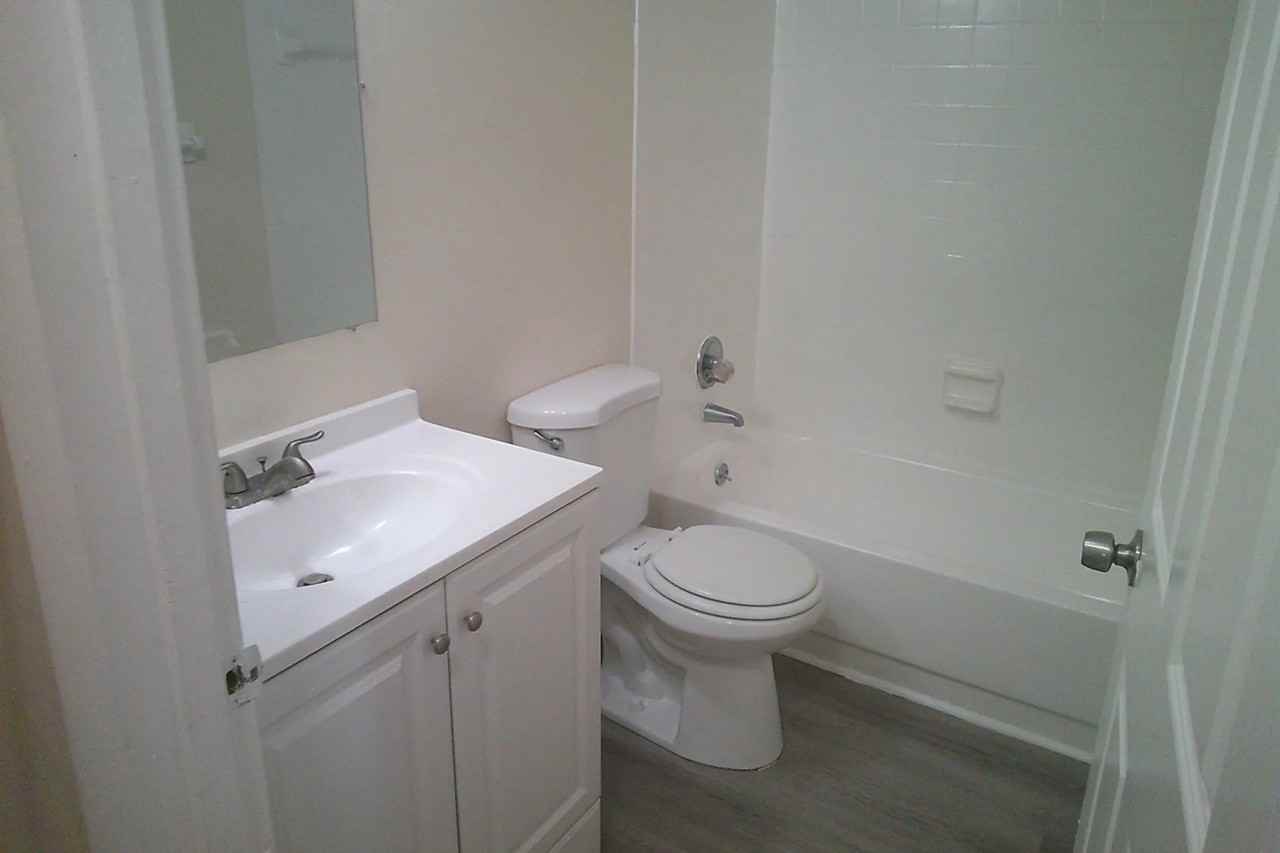 6819 Sw 5th Pl - Photo 3 of 10