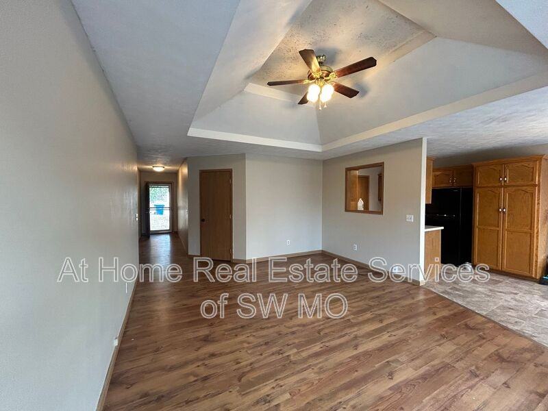 1260 Vintage Ln - Photo 2 of 7