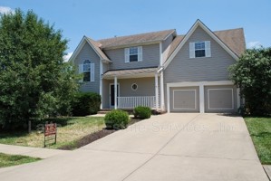 featured image of 605 Se Shiloh Dr