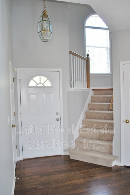 605 Se Shiloh Dr - Photo 4 of 16