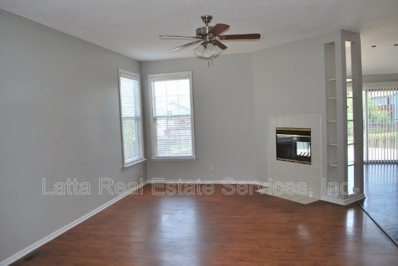 605 Se Shiloh Dr - Photo 5 of 16