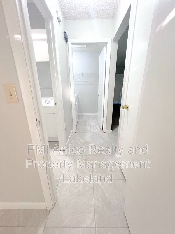 265 Fleetwood Ave - Photo 7 of 17