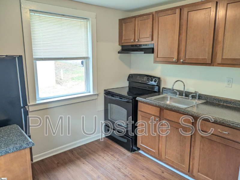 201 Chandler Dr #4A - Photo 4 of 15