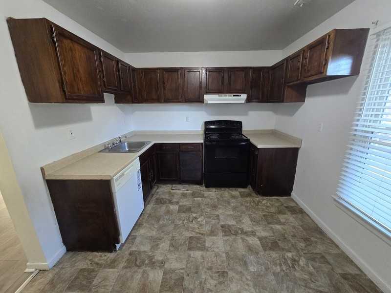 4400 Foxden Dr - Photo 4 of 12