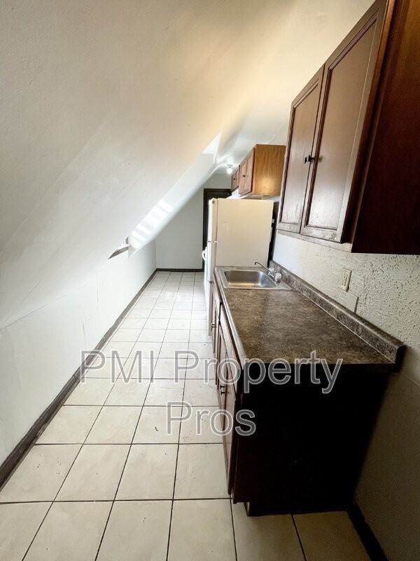 6712A W Villard Ave - Photo 3 of 6