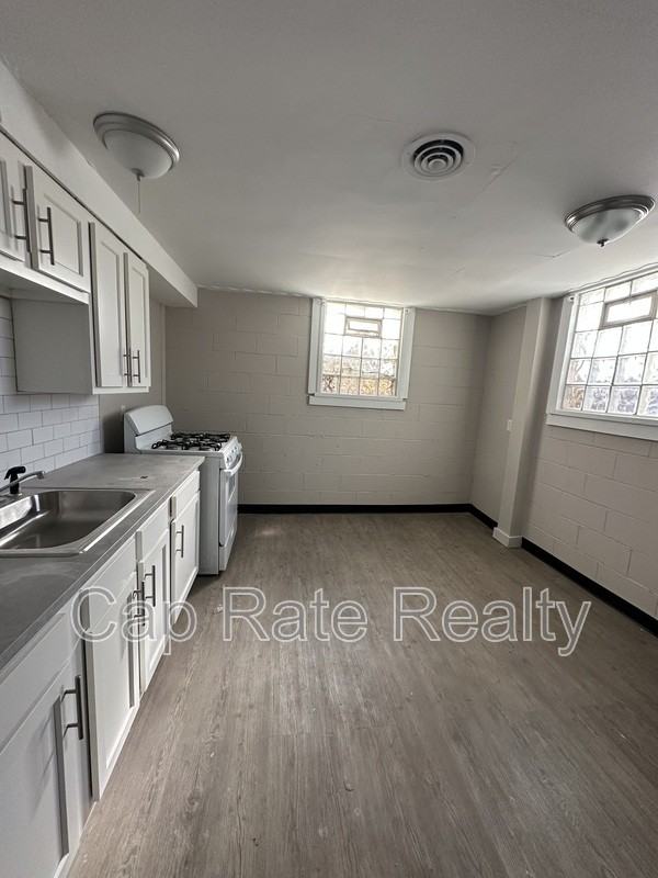 1882 E Hudson St - Photo 6 of 6