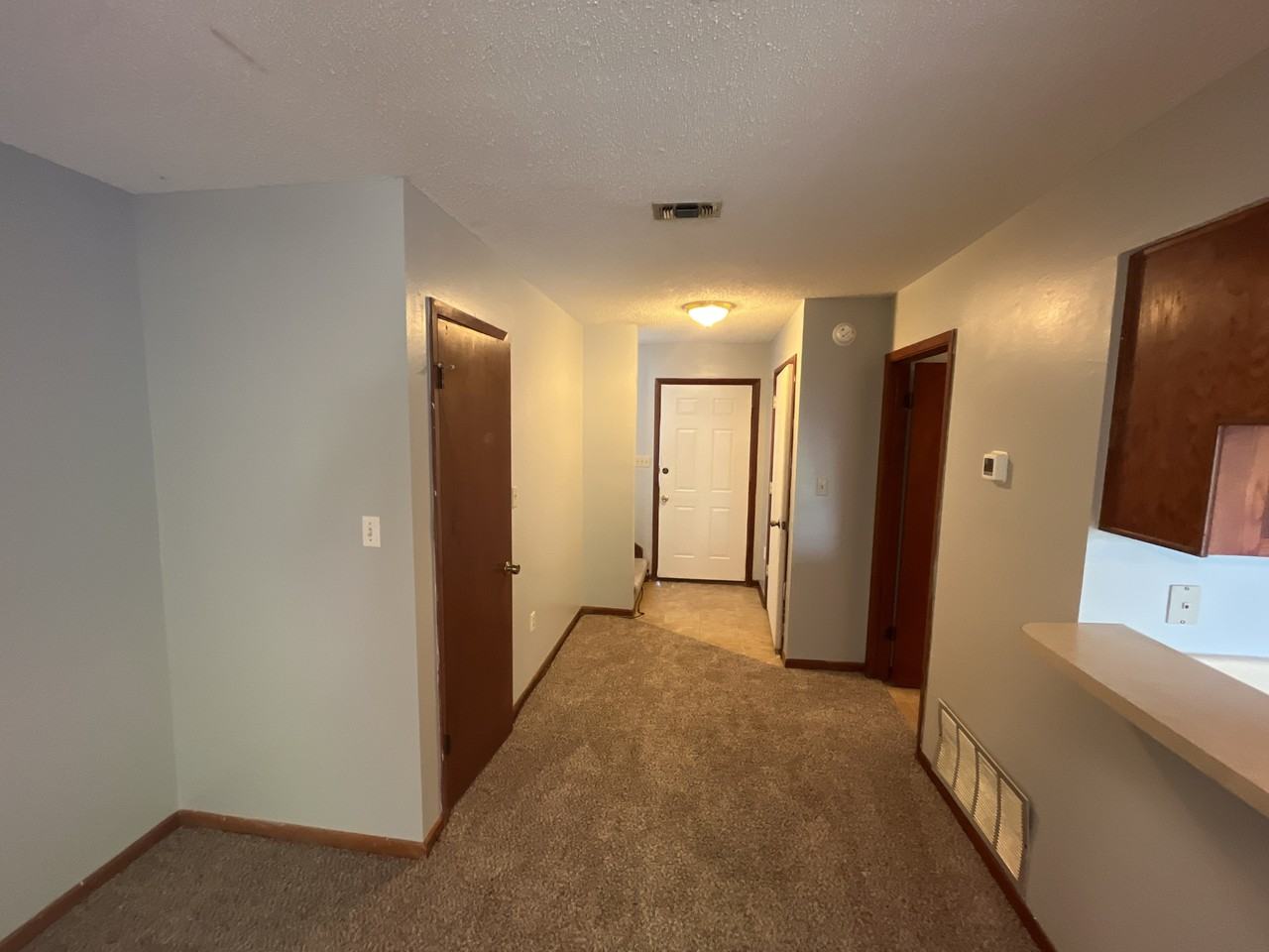 320 Olympia Ct - Photo 2 of 9