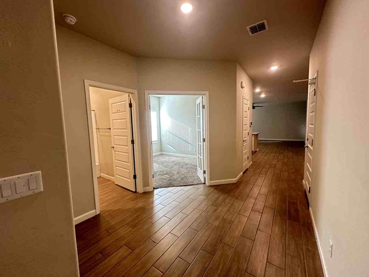 9458 W Gambel Oak Ln - Photo 3 of 29