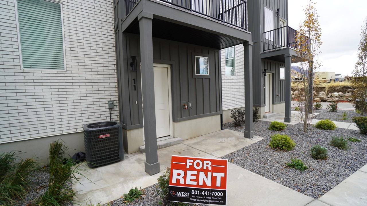 2925 S Highwayunit #11 - Photo 2 of 36