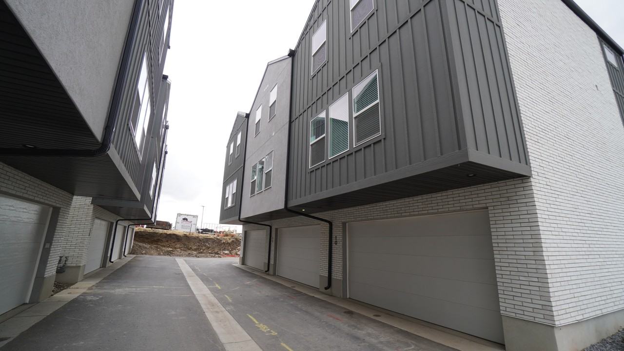 2925 S Highwayste #11 - Photo 5 of 36