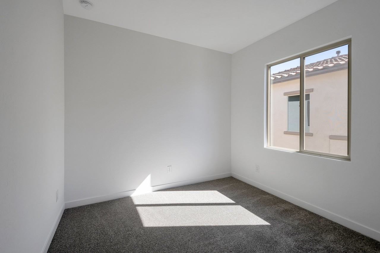 4533 S Mole - Photo 2 of 24