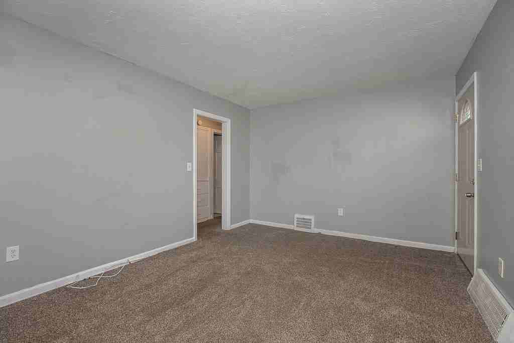 1729 Douglas Rd - Photo 2 of 27