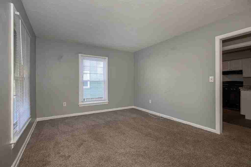 1729 Douglas Rd - Photo 3 of 27