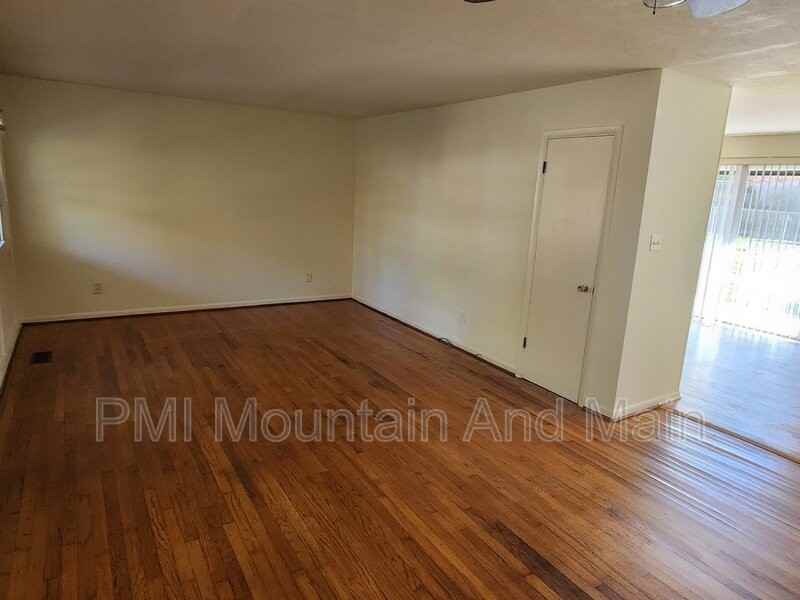 59 Imperial Ct - Photo 3 of 23