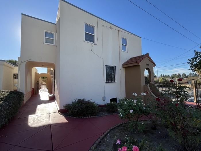 35896 Mission Blvd #35896 - Photo 2 of 9