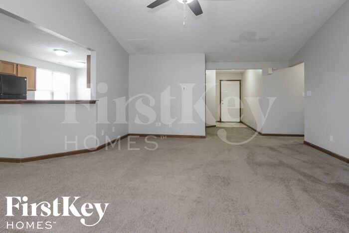 64 Anjuli Ct - Photo 3 of 15