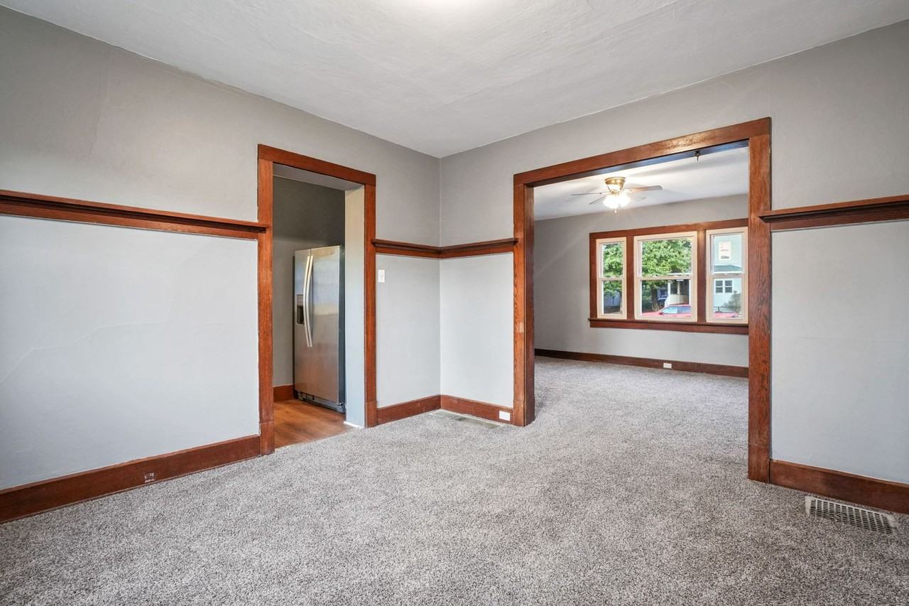 112 Linden Ave - Photo 3 of 33