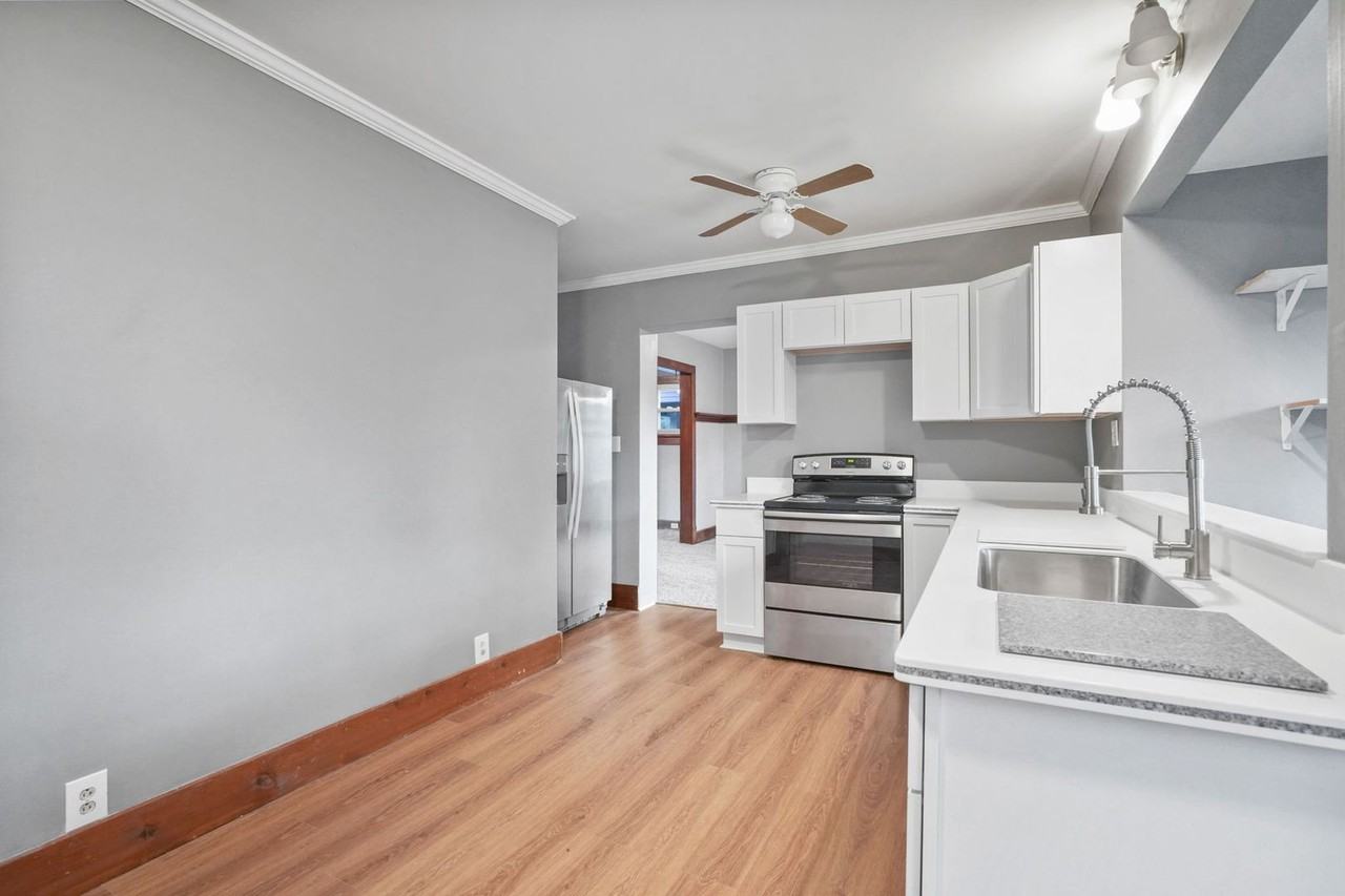 112 Linden Ave - Photo 7 of 33