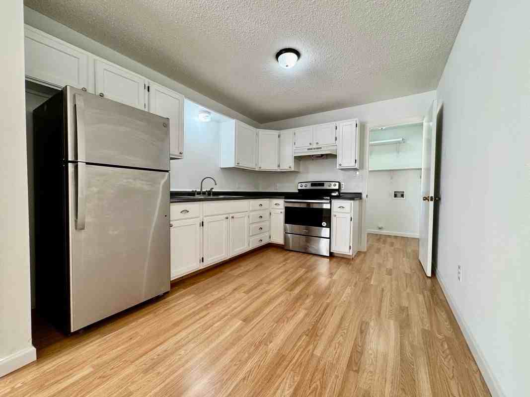 306 Edmond Street ##B - Photo 5 of 26