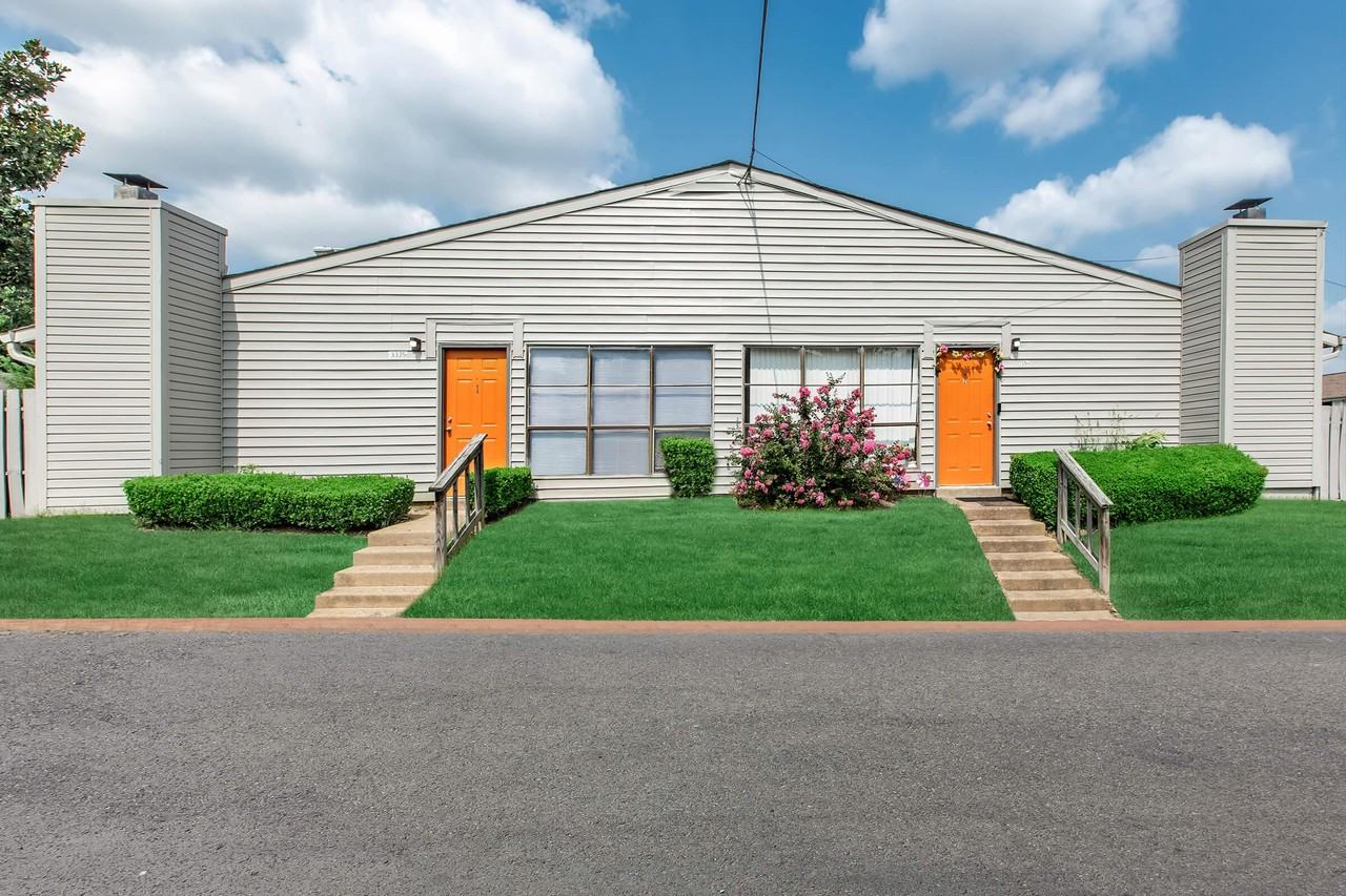 Emerald Park - Photo 7 of 39