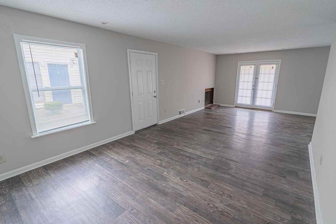 Emerald Park - Photo 3 of 39