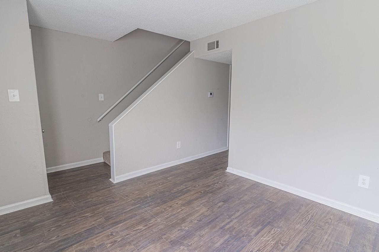 Emerald Park - Photo 4 of 39