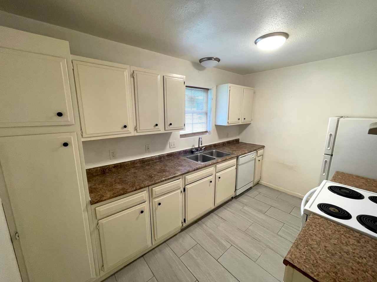 Manya Point Apartments - Photo 2 of 17