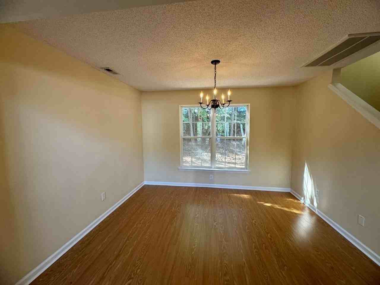 418 Bergen Ave - Photo 3 of 18