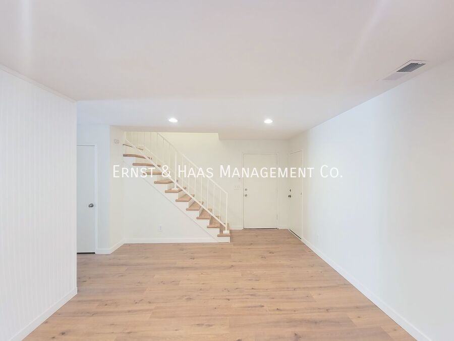 219 E Pleasant St - Photo 3 of 25