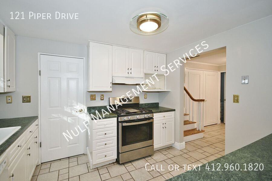 121 Piper Dr - Photo 3 of 14