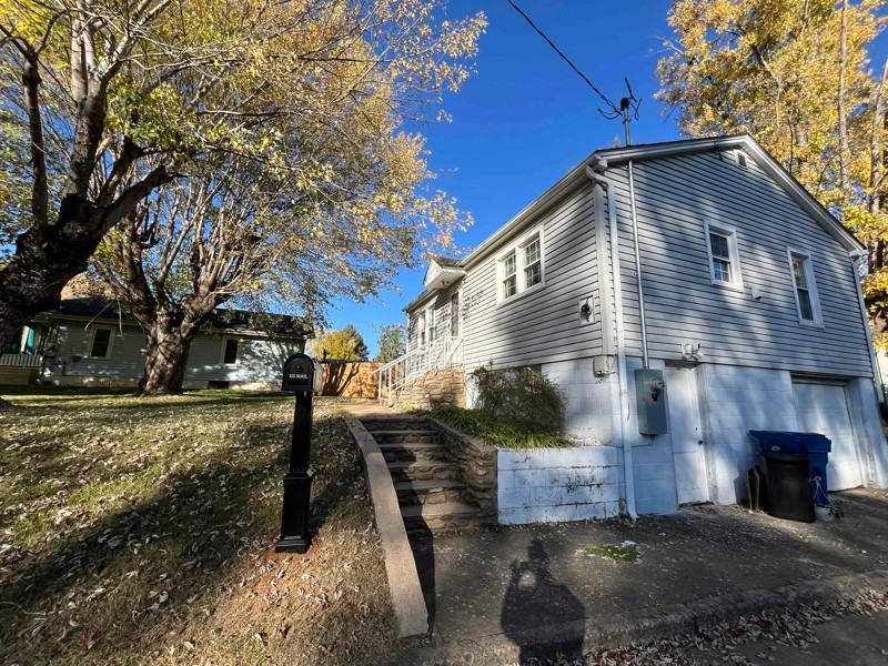 44 Axley St - Photo 2 of 19