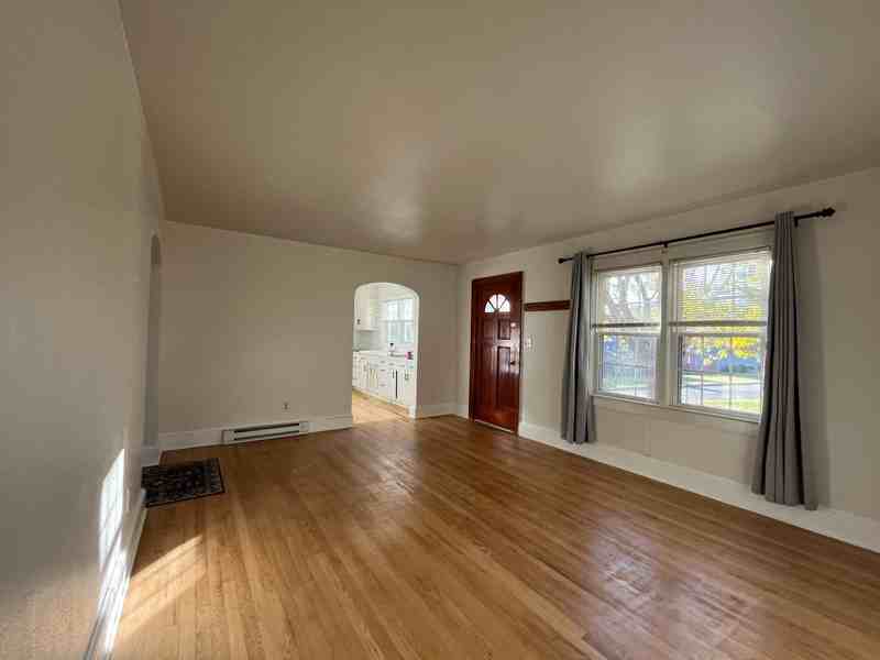 44 Axley St - Photo 3 of 19