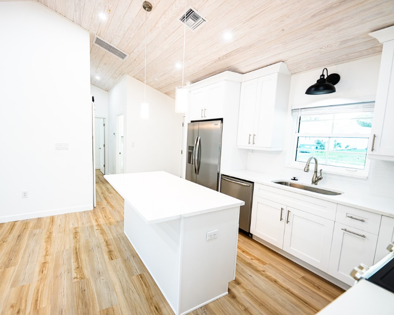 539 N Garden Ave - Photo 2 of 7