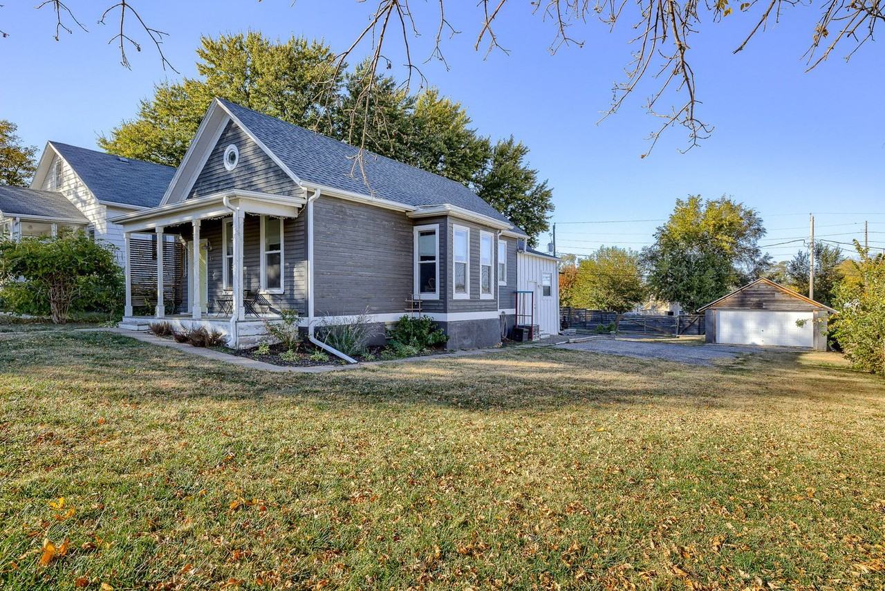 410 Woolworth Ave - Photo 3 of 22