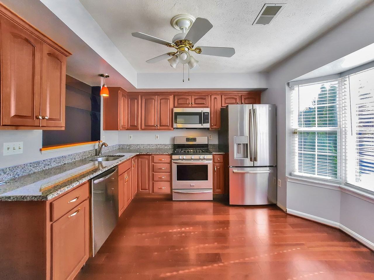 1200 Heathfield Rd - Photo 2 of 8