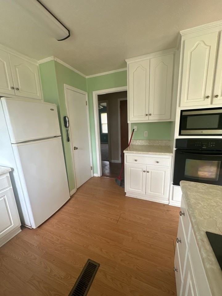 307 Pratt Ave - Photo 3 of 11