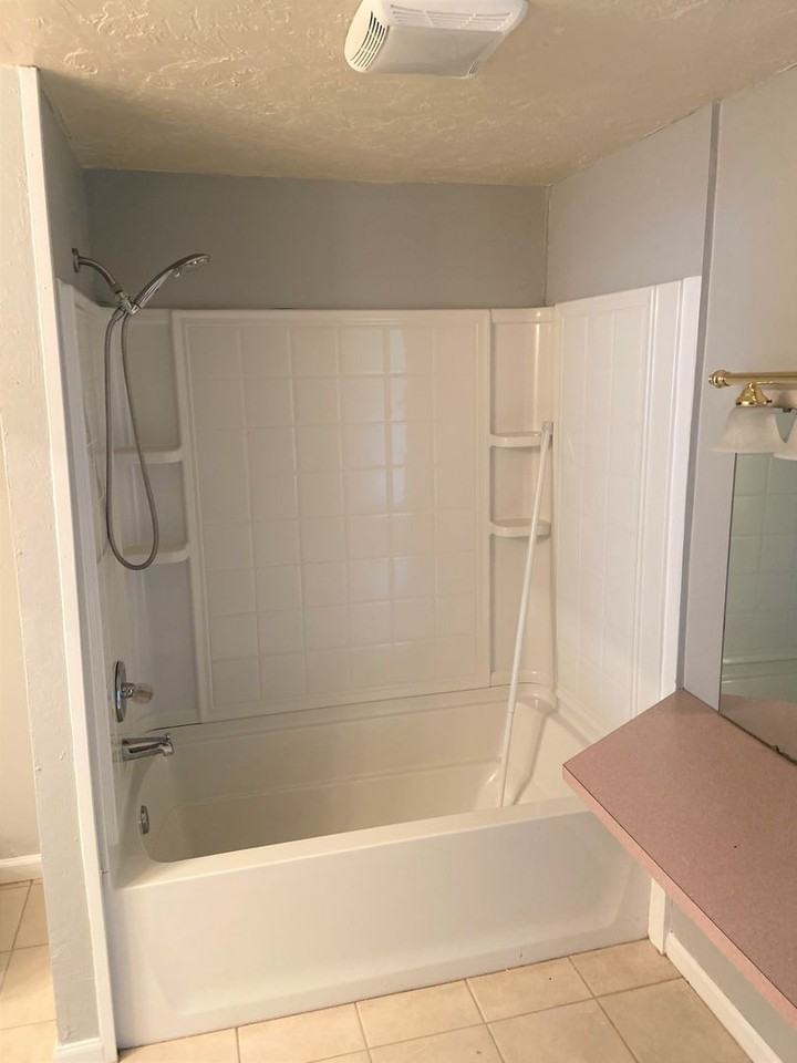 1345 Hulton Rd - Photo 7 of 13