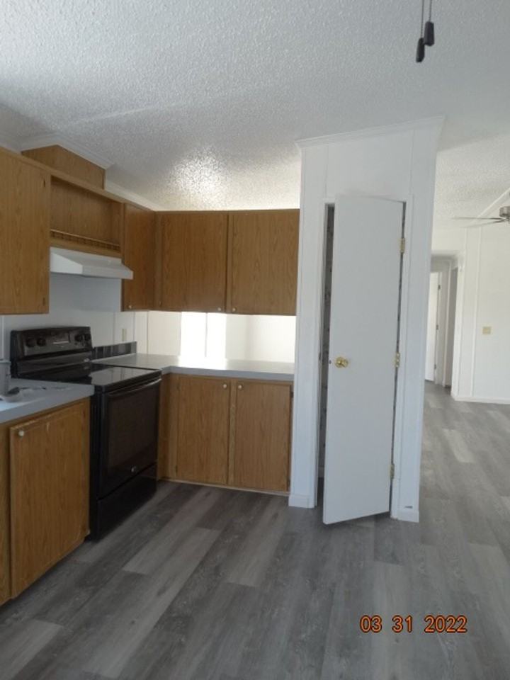 174 Jeanine Way - Photo 2 of 13